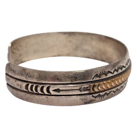 Native American Signed R Sterling Silver Gold Accent Stamped Cuff Bracelet 20838 - Picture 5 of 10